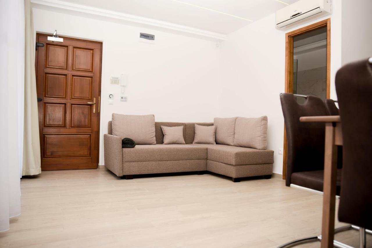 Centrum Apartman Cegled Exterior photo